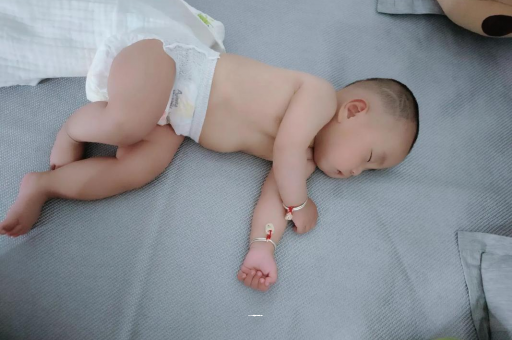 沈阳几个月宝宝会抬头